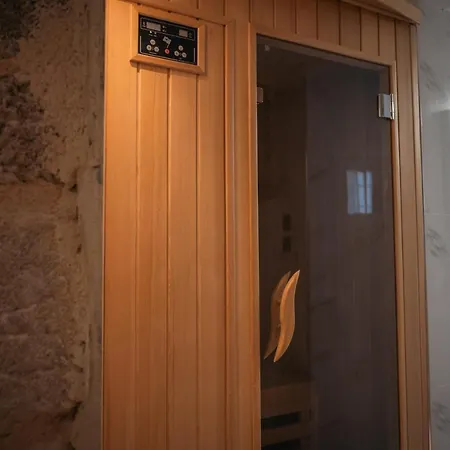 Casa Praxitelous *